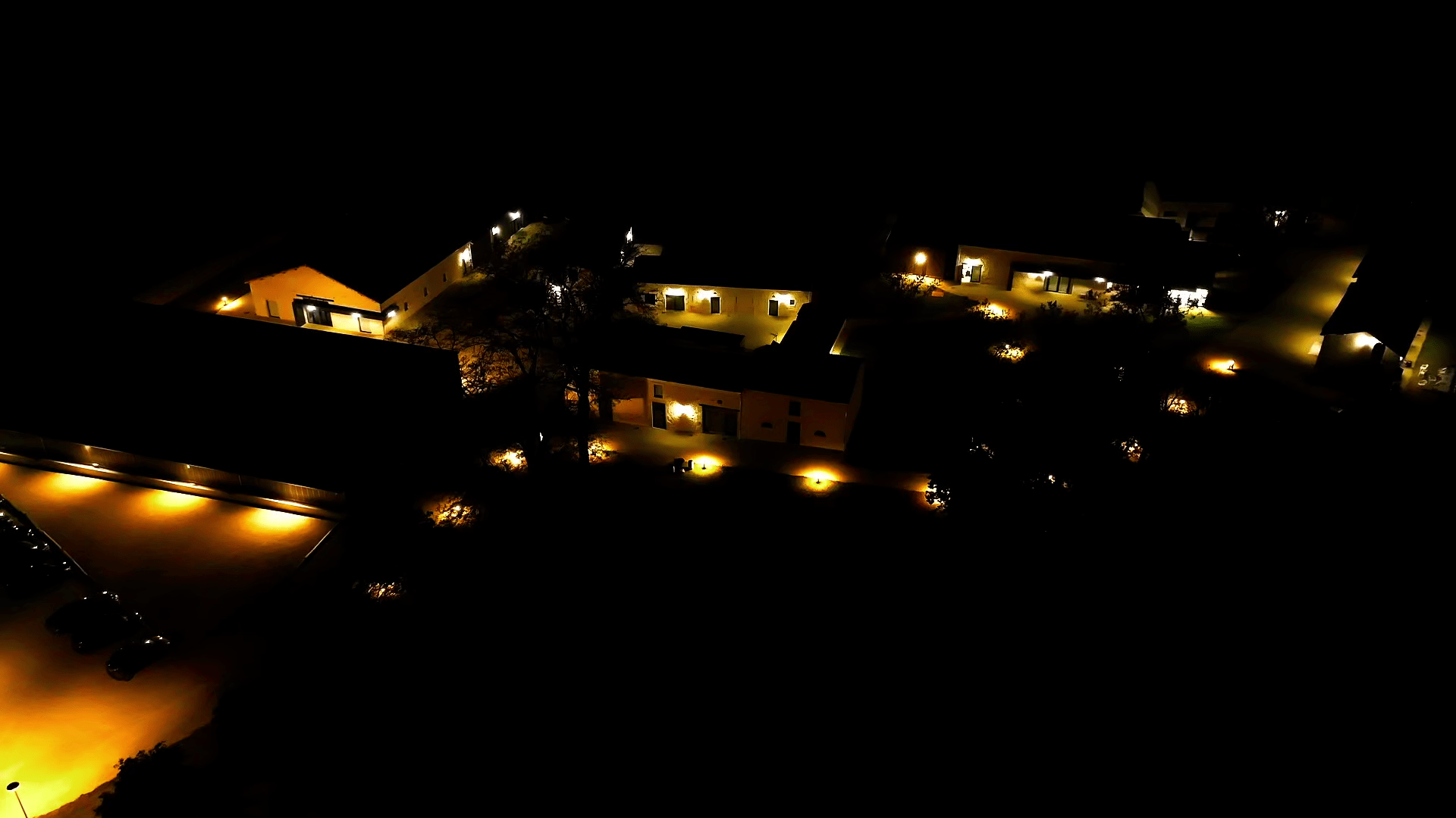 Le Domaine la nuit